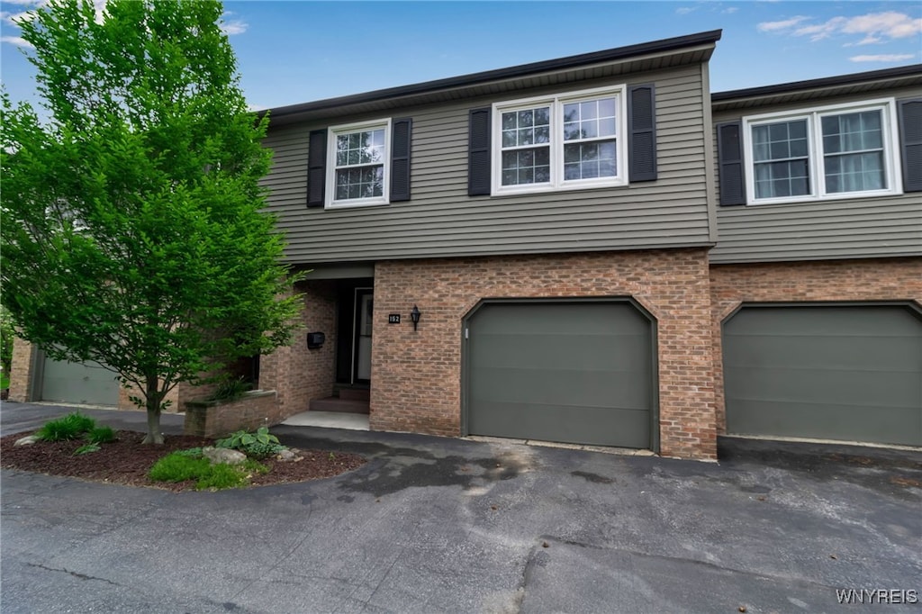 152 Bridle Path, Orchard Park, NY 14127 - photo 1