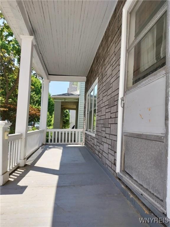 20 Chenango St, Buffalo, NY 14213 - view of covered porch
