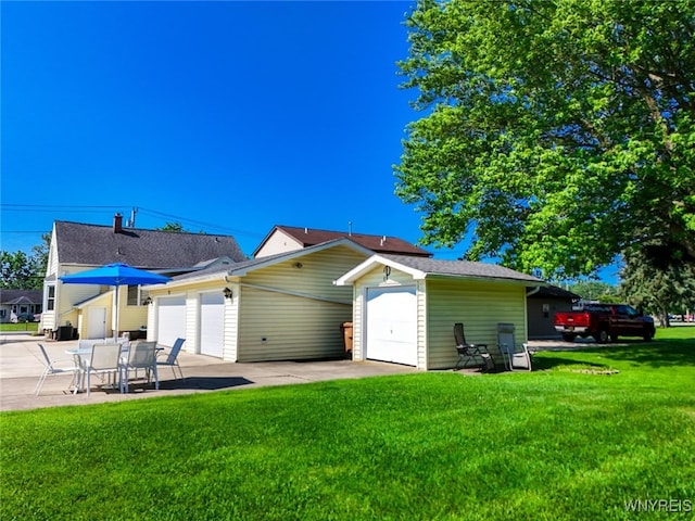 368 Cayuga Creek Rd, Cheektowaga, NY 14227 - back of house featuring a yard and a patio area