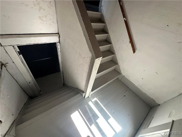 67 Holmes St, Buffalo, NY 14207 - view of staircase