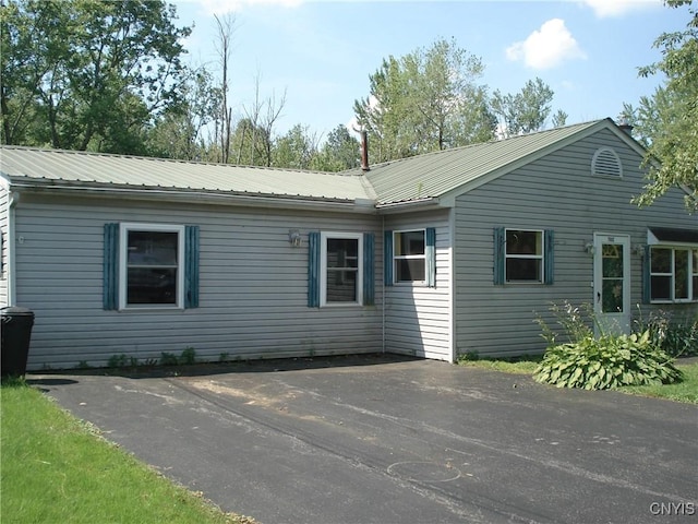 7882 Eisenhower Blvd, Cicero, NY 13030 - photo 2