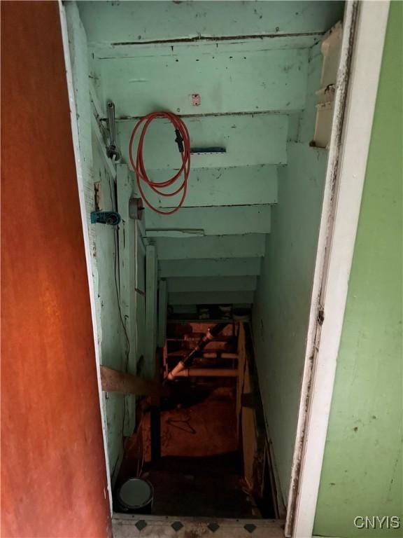 211 W Park St, Lenox, NY 13032 - view of stairs
