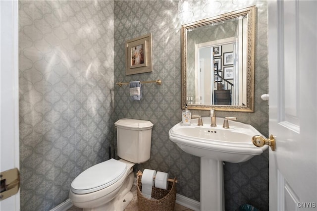 8067 Irish Mist Ln, Manlius, NY 13104 - bathroom with toilet and baseboards