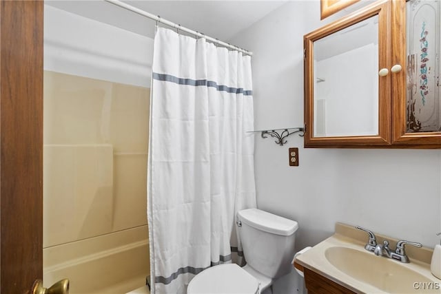 5539 Taormina Dr, Clay, NY 13041 - full bath with shower / bath combo with shower curtain and vanity