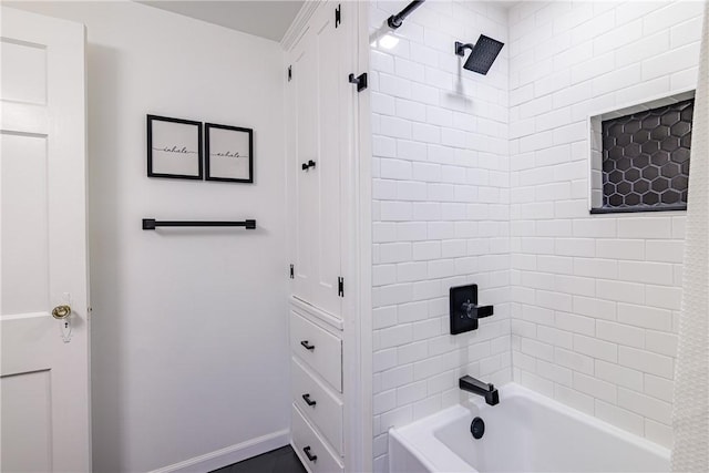 189 Hoover Rd, Irondequoit, NY 14617 - full bathroom with shower / bathtub combination and baseboards