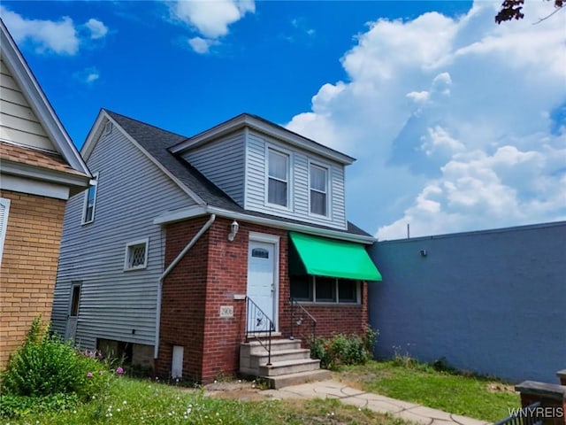2906 Pine Ave, Niagara Falls, NY 14301 - view of front of home with entry steps and brick siding