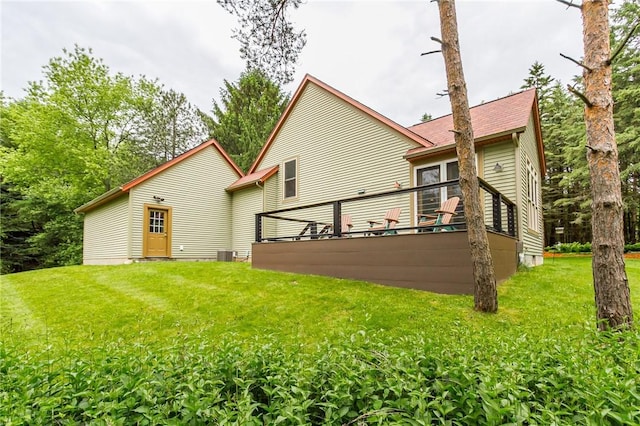 1537 Cranberry Pond, Victor, NY 14564 - rear view of house with a lawn and a wooden deck