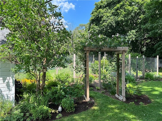 78 Falleson Rd, Rochester, NY 14612 - view of yard