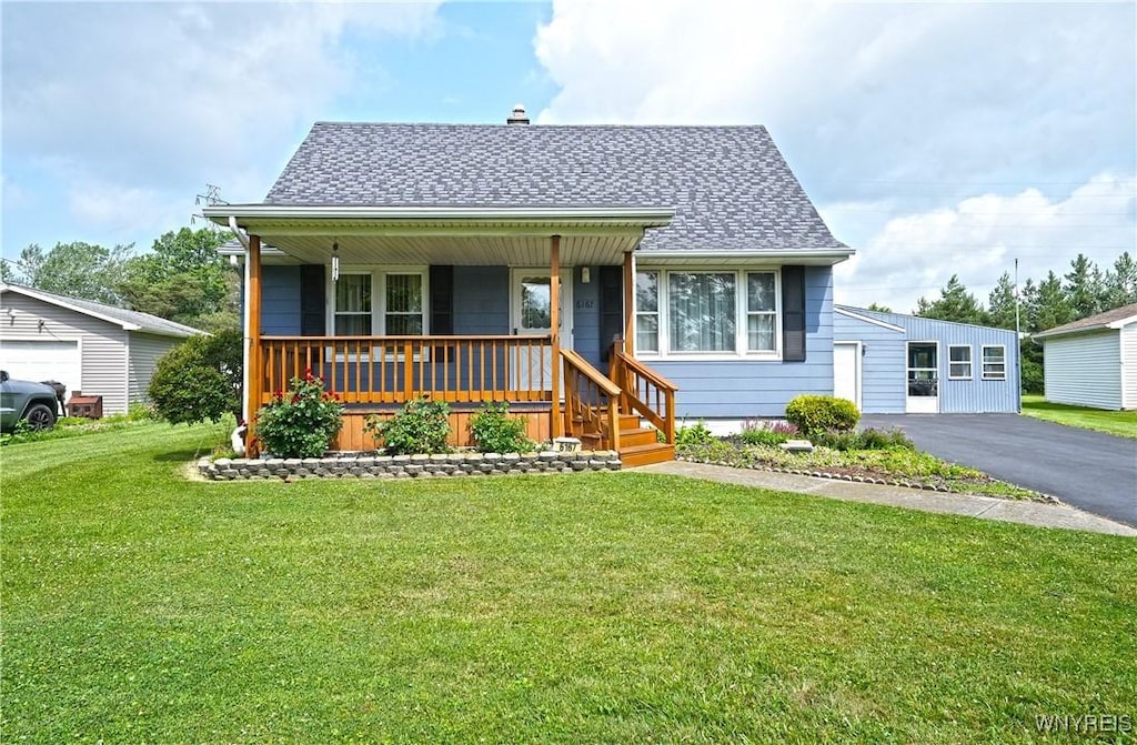 6167 N Whitham Dr, Niagara, NY 14304 - photo 1