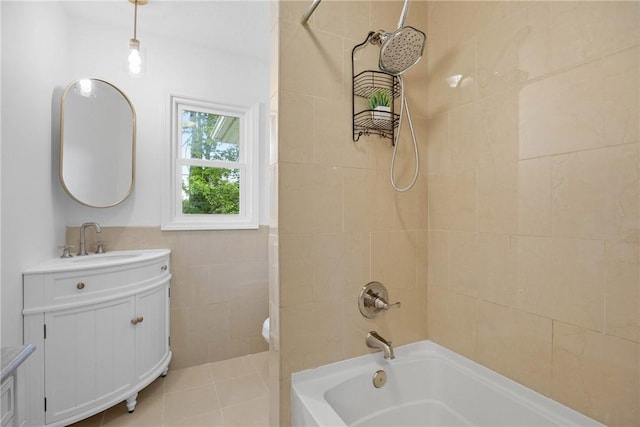 33 W Crest Dr, Gates, NY 14606 - full bath with vanity and bathtub / shower combination