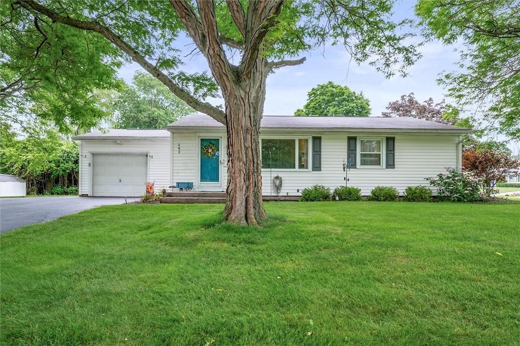 142 Kaymar Dr, Greece, NY 14616 - photo 1