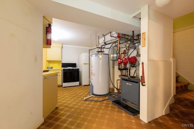 20 Cross Rd, Dewitt, NY 13224 - utility room featuring water heater