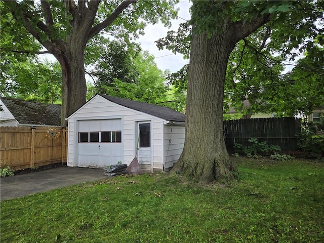 211 Steko Ave, Rochester, NY 14615 - detached garage featuring concrete driveway