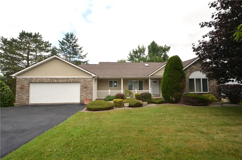 190 Weiland Woods Ln, Greece, NY 14626 - photo 1