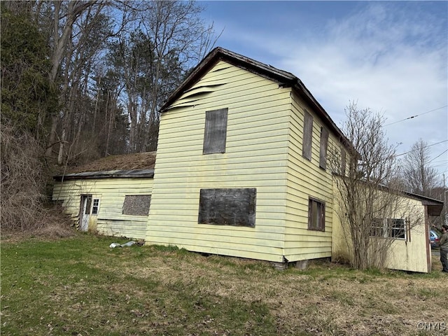 109 Augusta Rd, Augusta, NY 13425 - view of side of property featuring a lawn