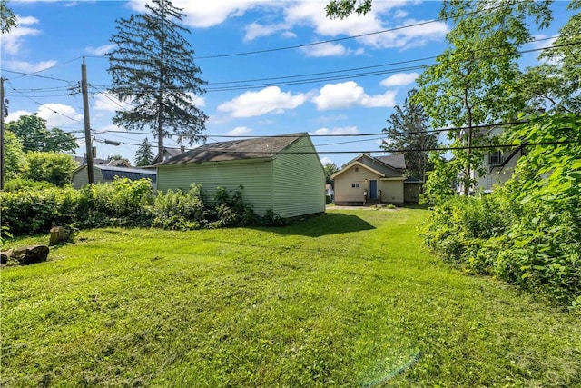 1084 Plymouth Ave S, Rochester, NY 14608 - view of grassy yard