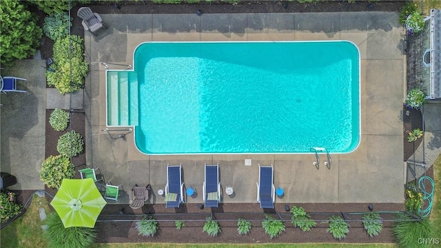 1705 Lancelot Pl, Skaneateles, NY 13152 - aerial view of a pool area