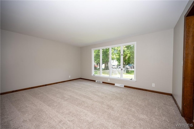 92 Schiller St, Buffalo, NY 14206 - unfurnished room featuring carpet
