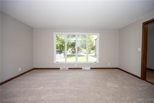 92 Schiller St, Buffalo, NY 14206 - spare room with carpet