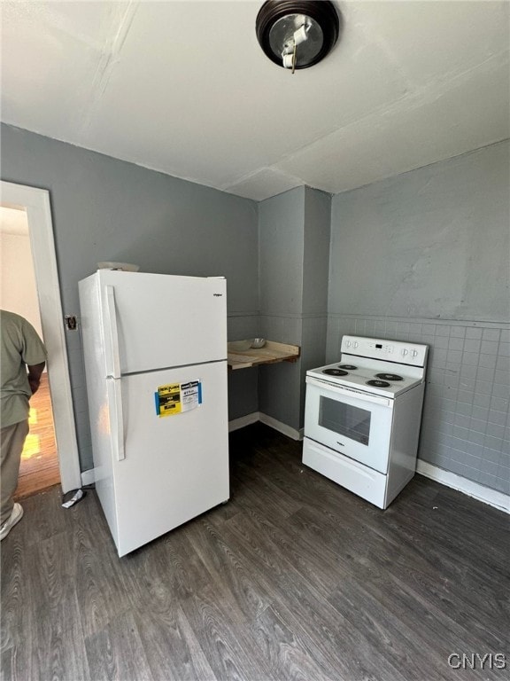 152 Fage Ave Unit 54, Syracuse, NY 13205 - kitchen with white appliances and dark wood-type flooring