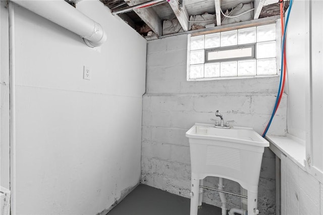 2079 Clifford Ave, Rochester, NY 14609 - bathroom featuring a sink