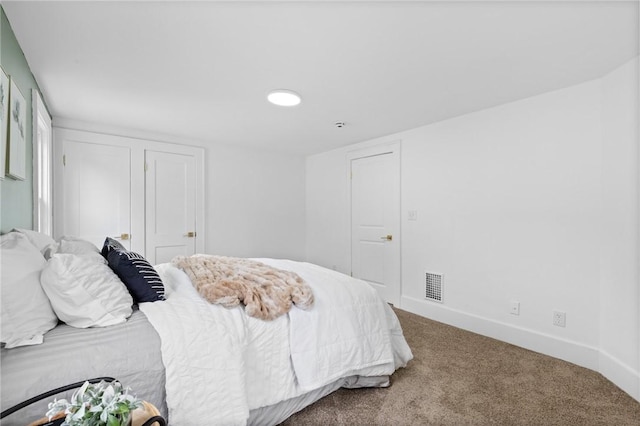 2079 Clifford Ave, Rochester, NY 14609 - bedroom featuring carpet floors and baseboards