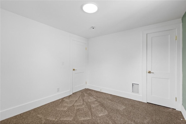 2079 Clifford Ave, Rochester, NY 14609 - unfurnished room featuring carpet flooring and baseboards