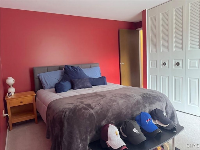 8467 Torchwood Ln, Cicero, NY 13039 - bedroom featuring carpet and a closet