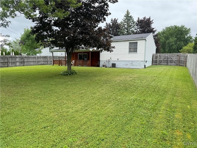 8467 Torchwood Ln, Cicero, NY 13039 - view of fenced backyard