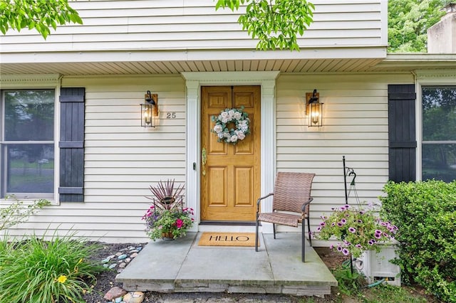 25 Killdeer Ln, Perinton, NY 14450 - entrance to property featuring a porch