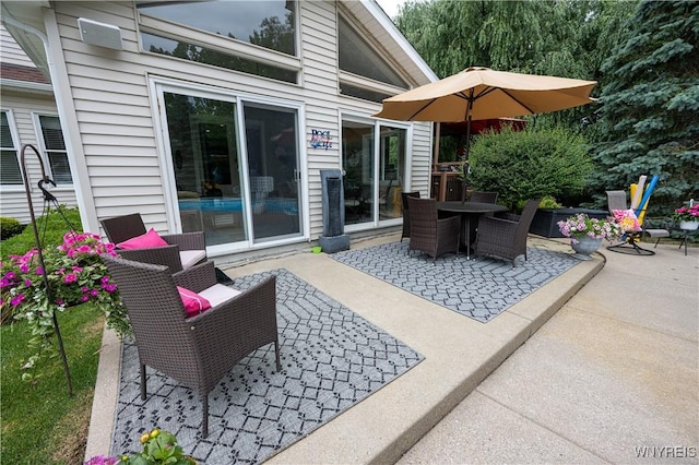 9 Rolling Woods Ln Unit E, West Seneca, NY 14224 - view of patio featuring outdoor dining space