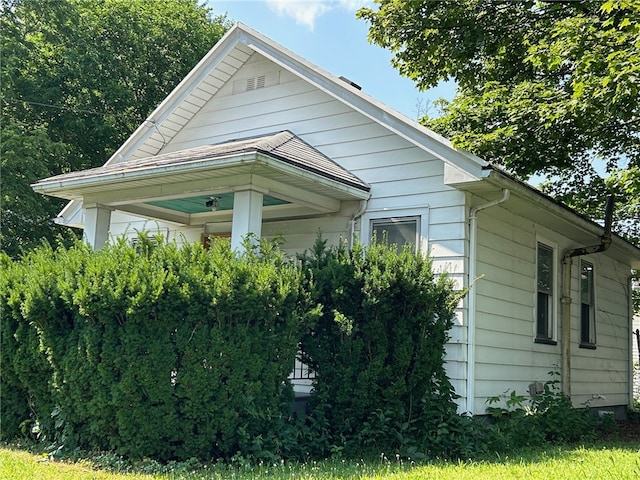 472 Seneca Rd, Irondequoit, NY 14622 - view of home's exterior