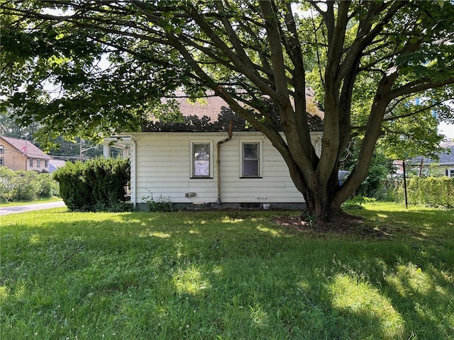472 Seneca Rd, Irondequoit, NY 14622 - obstructed view of property with a front lawn