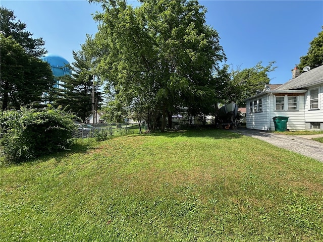 472 Seneca Rd, Irondequoit, NY 14622 - view of yard