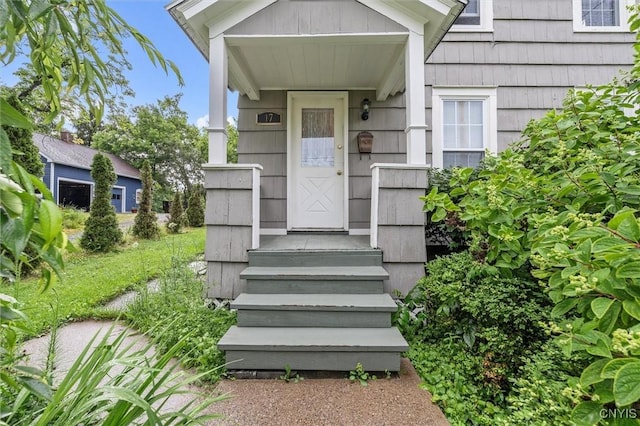 17 Burr St, Cazenovia, NY 13035 - entrance to property