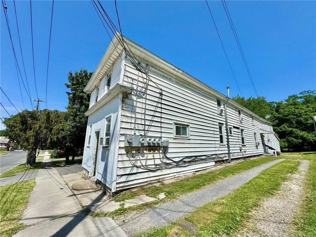 15 Perrine St, Auburn, NY 13021 - view of home's exterior