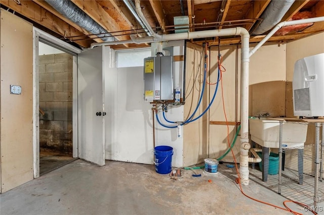 124 Morgan Ln, Oneida, NY 13421 - utilities featuring water heater and a sink