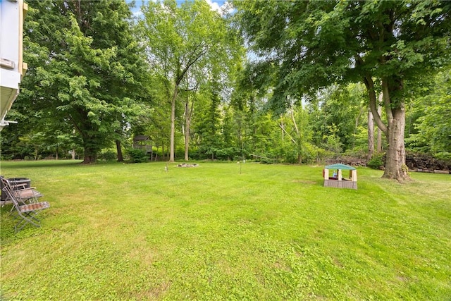 911 Copperkettle Rd, Webster, NY 14580 - view of grassy yard