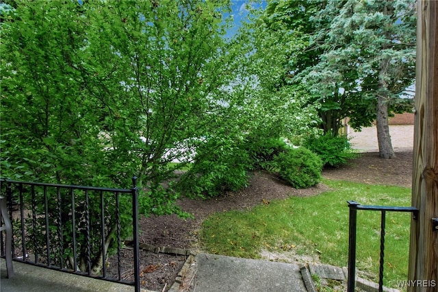 145 Charter Oaks Dr Unit 2, Amherst, NY 14228 - view of yard