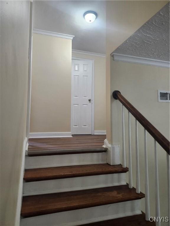 127 Austin Ave, Syracuse, NY 13207 - stairs featuring ornamental molding