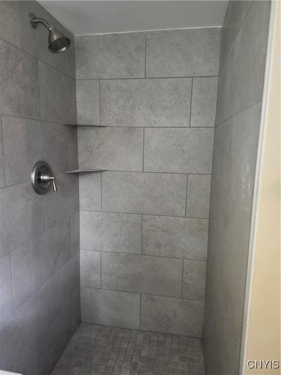 127 Austin Ave, Syracuse, NY 13207 - full bathroom featuring tiled shower