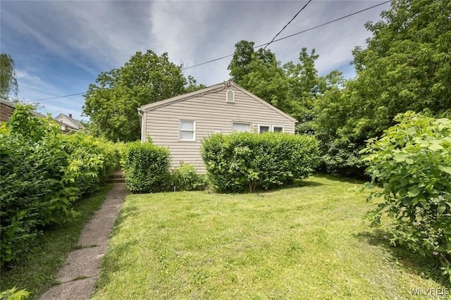 1968 Mackenna Ave, Niagara Falls, NY 14303 - view of green lawn
