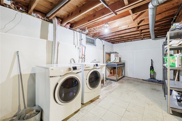 118 Fern Castle Dr, Irondequoit, NY 14622 - washroom featuring washer and clothes dryer and light flooring