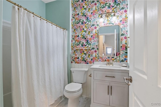 115 Shire Way, Camillus, NY 13031 - full bath with wallpapered walls, vanity, wainscoting, and curtained shower