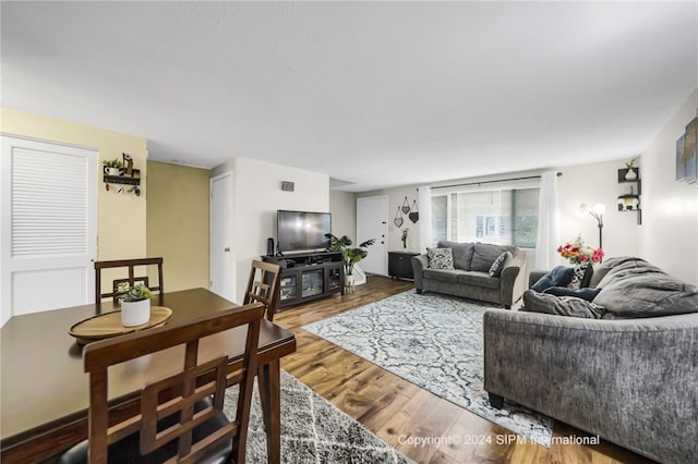 35 Stoneledge, Amherst, NY 14221 - living room with wood finished floors