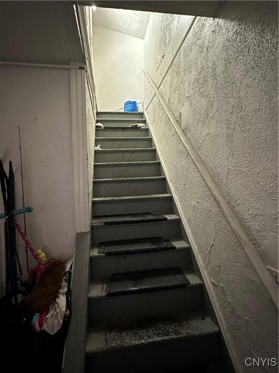 1417 Butternut St, Syracuse, NY 13208 - view of stairs