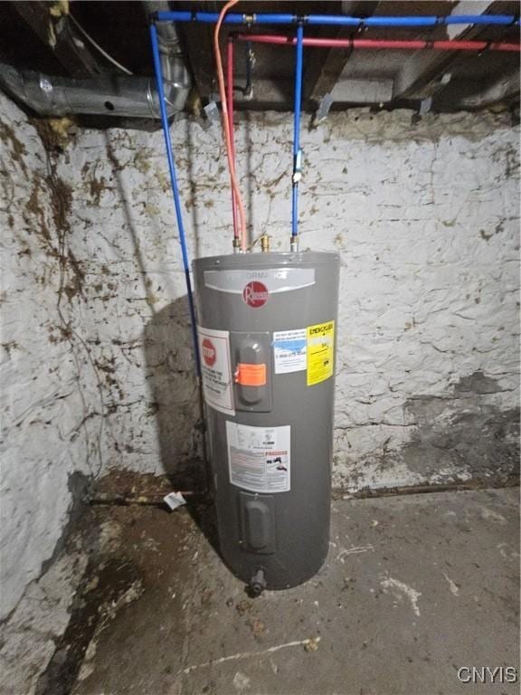 147 N St, Constantia, NY 13042 - utility room featuring water heater
