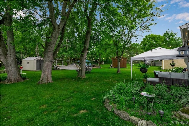 204 French Lea Rd, West Seneca, NY 14224 - view of grassy yard featuring a shed