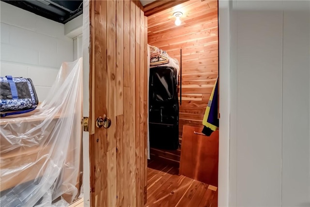 286 Park Ln, Webster, NY 14580 - spacious closet with wood finished floors