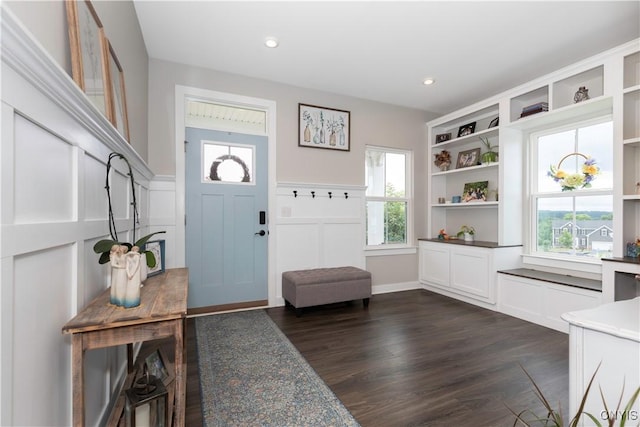 2600 Sunshine Cir, Camillus, NY 13031 - entryway featuring dark wood-type flooring and recessed lighting